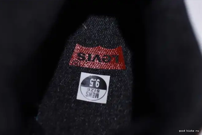 4 Levi's Jordan 'black' Air x AO2571-001 0613